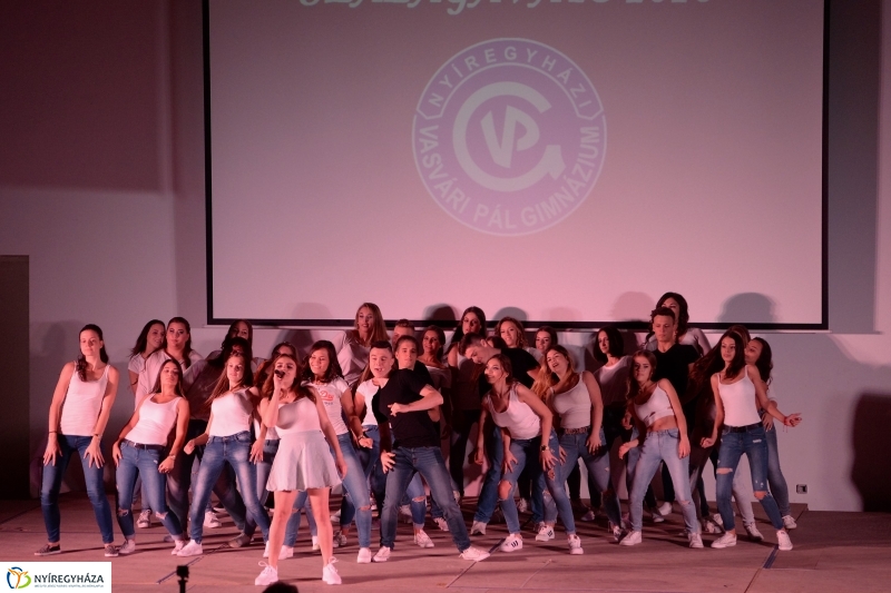 Szalagavató a Vasvári Pál Gimnáziumban