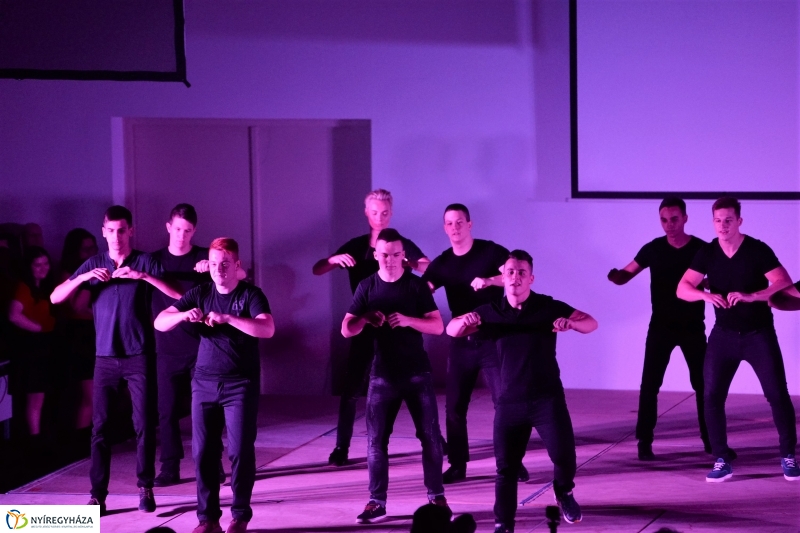 Szalagavató a Vasvári Pál Gimnáziumban