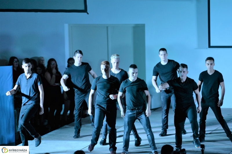 Szalagavató a Vasvári Pál Gimnáziumban