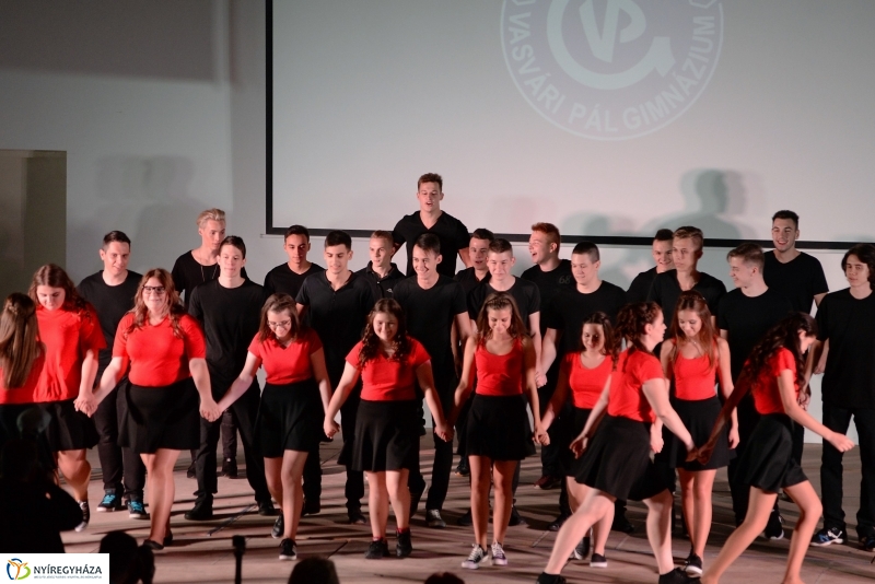 Szalagavató a Vasvári Pál Gimnáziumban