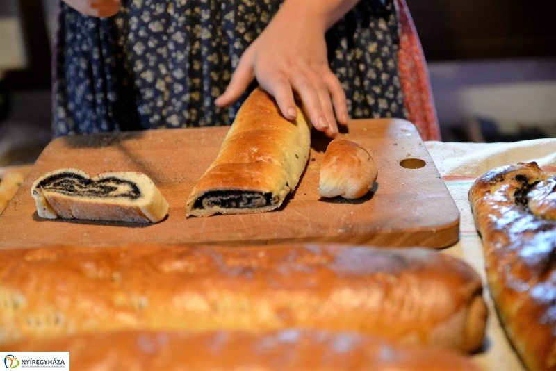 A kalács is kisült a Tirpák Lakodalom vendégei részére