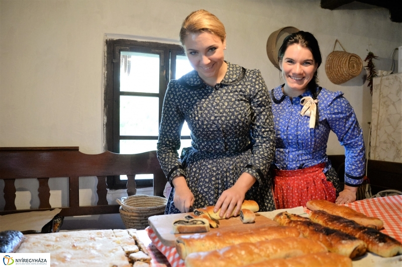 A kalács is kisült a Tirpák Lakodalom vendégei részére