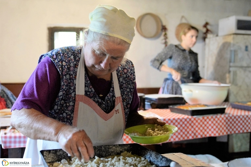 A kalács is kisült a Tirpák Lakodalom vendégei részére