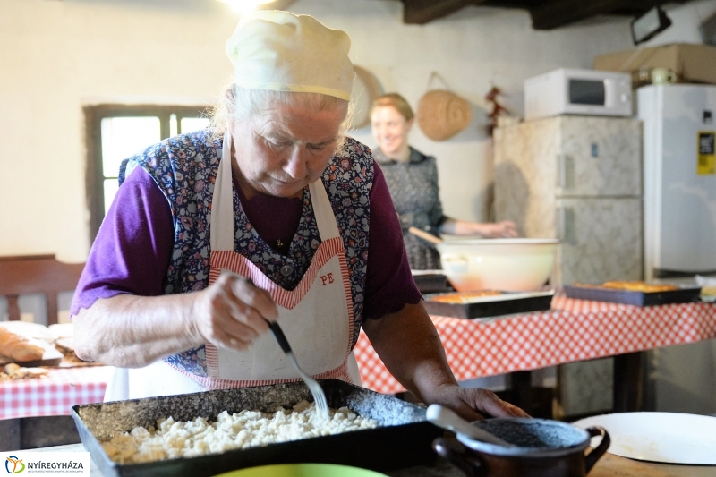 A kalács is kisült a Tirpák Lakodalom vendégei részére