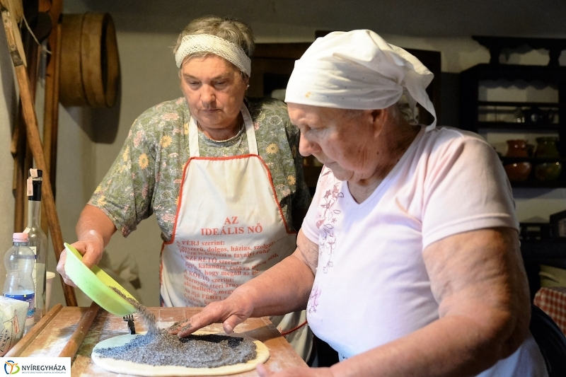 A kalács is kisült a Tirpák Lakodalom vendégei részére
