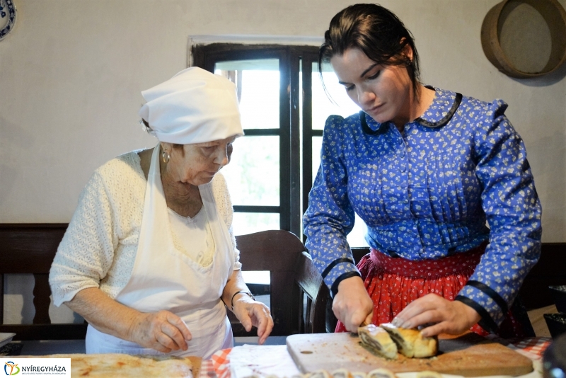 A kalács is kisült a Tirpák Lakodalom vendégei részére