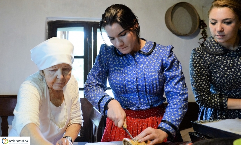 A kalács is kisült a Tirpák Lakodalom vendégei részére