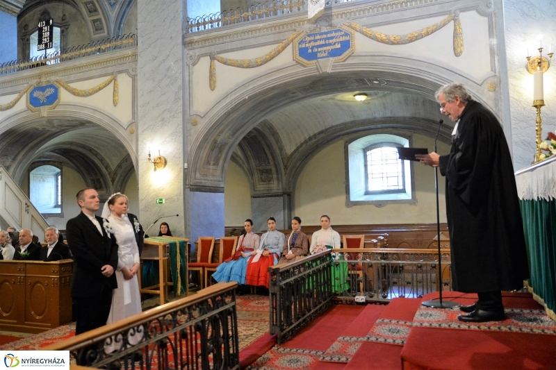 Tirpák esketés a templomban