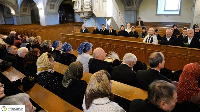 Tirpák esketés a templomban