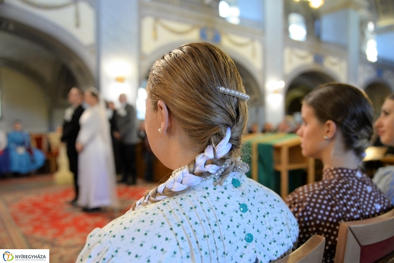 Tirpák esketés a templomban