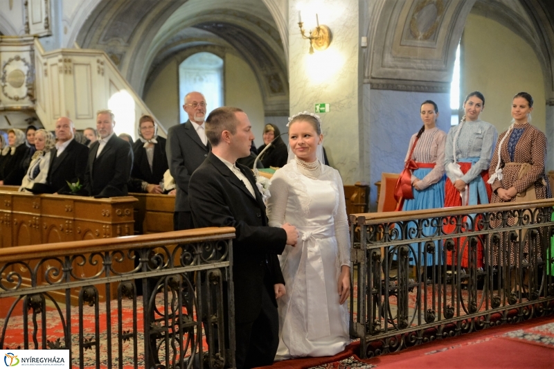 Tirpák esketés a templomban
