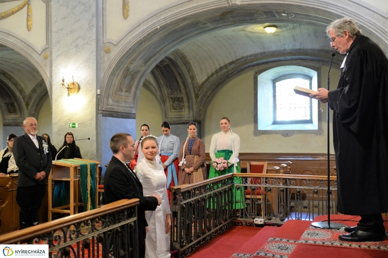 Tirpák esketés a templomban