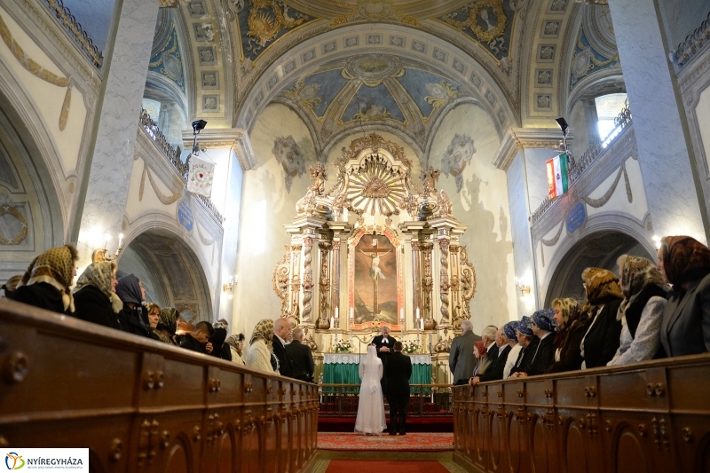 Tirpák esketés a templomban