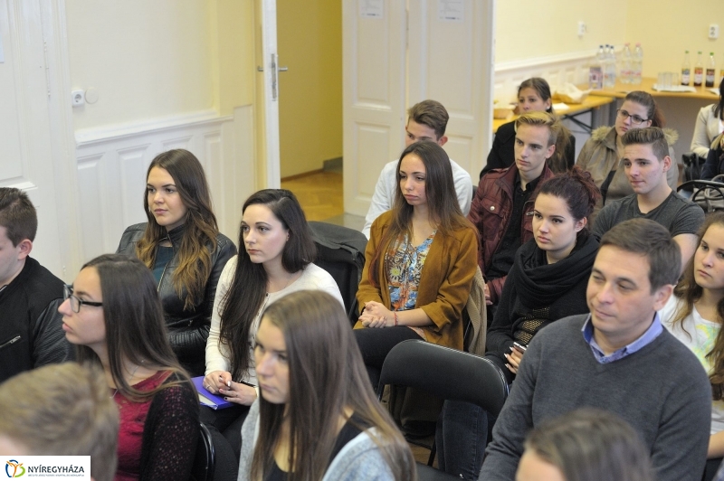 Ifjúsági találkozó a Köz-pontban - fotó Szarka Lajos