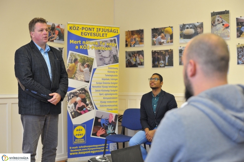 Ifjúsági találkozó a Köz-pontban - fotó Szarka Lajos