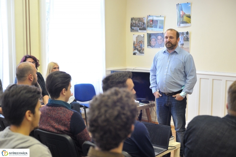 Ifjúsági találkozó a Köz-pontban - fotó Szarka Lajos