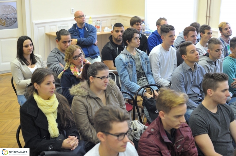 Ifjúsági találkozó a Köz-pontban - fotó Szarka Lajos