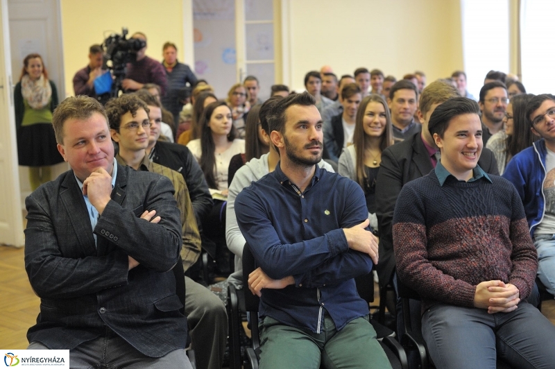 Ifjúsági találkozó a Köz-pontban - fotó Szarka Lajos