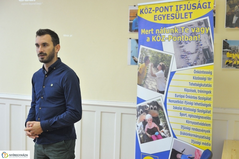 Ifjúsági találkozó a Köz-pontban - fotó Szarka Lajos