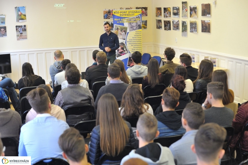 Ifjúsági találkozó a Köz-pontban - fotó Szarka Lajos