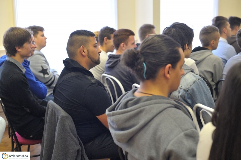 Ifjúsági találkozó a Köz-pontban - fotó Szarka Lajos
