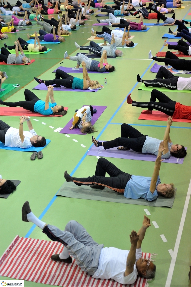 Mozdulj Nyíregyháza gerinctorna - fotó Szarka Lajos