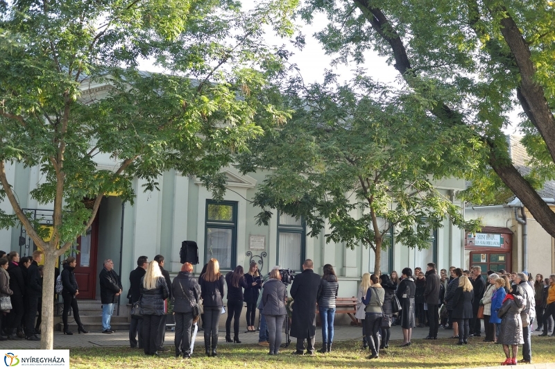 Krúdy Gyula emlék koszorúzás - fotó Szarka Lajos