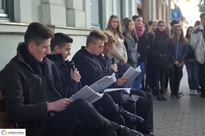 Krúdy Gyula emlék koszorúzás - fotó Szarka Lajos