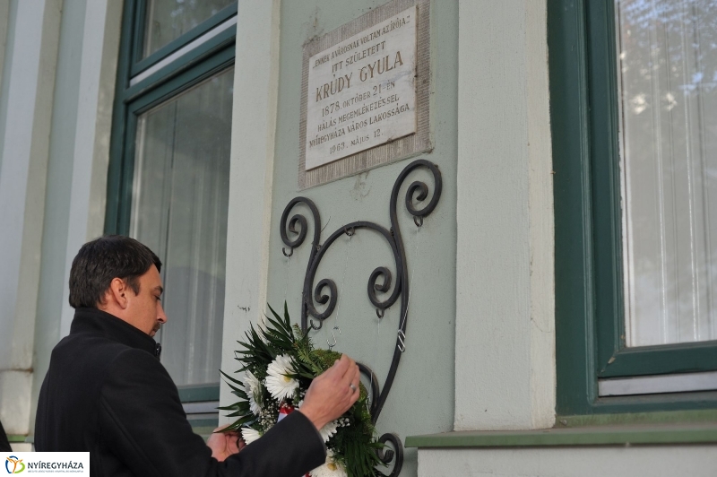 Krúdy Gyula emlék koszorúzás - fotó Szarka Lajos