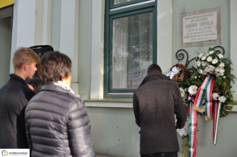 Krúdy Gyula emlék koszorúzás - fotó Szarka Lajos