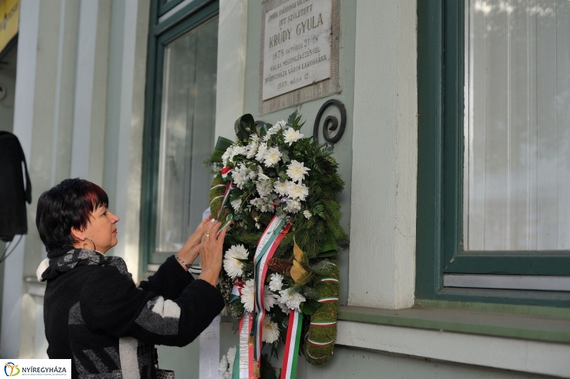 Krúdy Gyula emlék koszorúzás - fotó Szarka Lajos