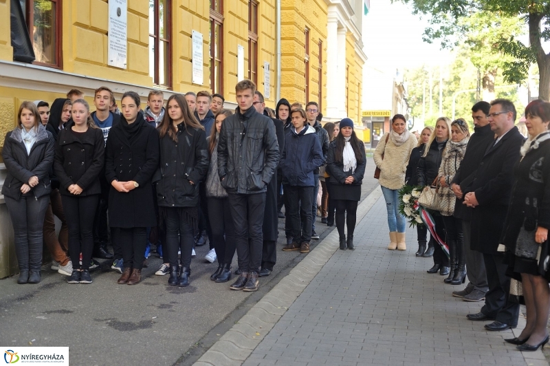 Krúdy Gyula emlék koszorúzás - fotó Szarka Lajos