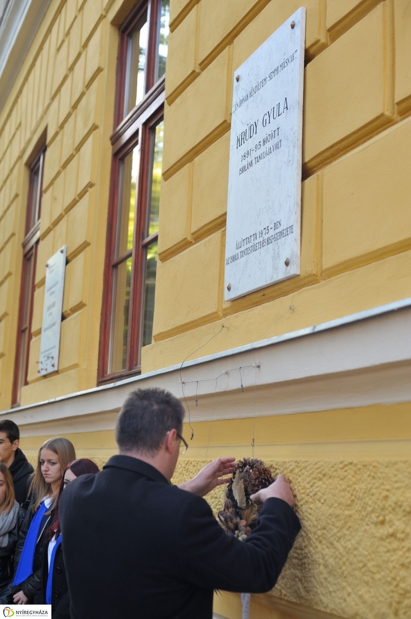 Krúdy Gyula emlék koszorúzás - fotó Szarka Lajos