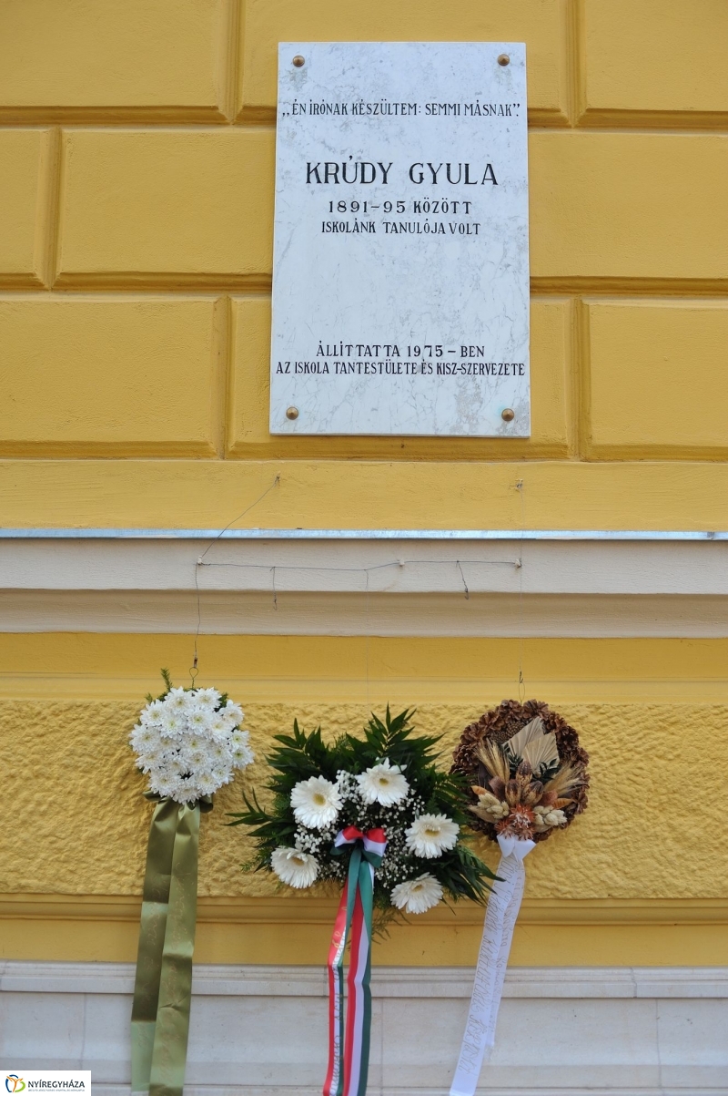 Krúdy Gyula emlék koszorúzás - fotó Szarka Lajos