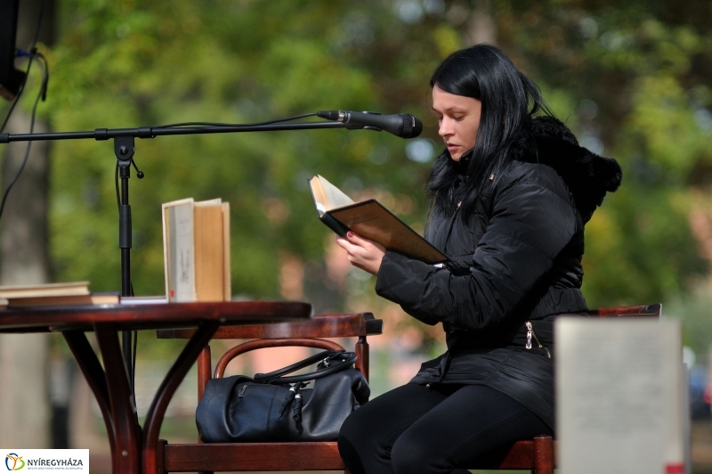 Emlékezés Krúdy Gyula szobránál - fotó Szarka Lajos