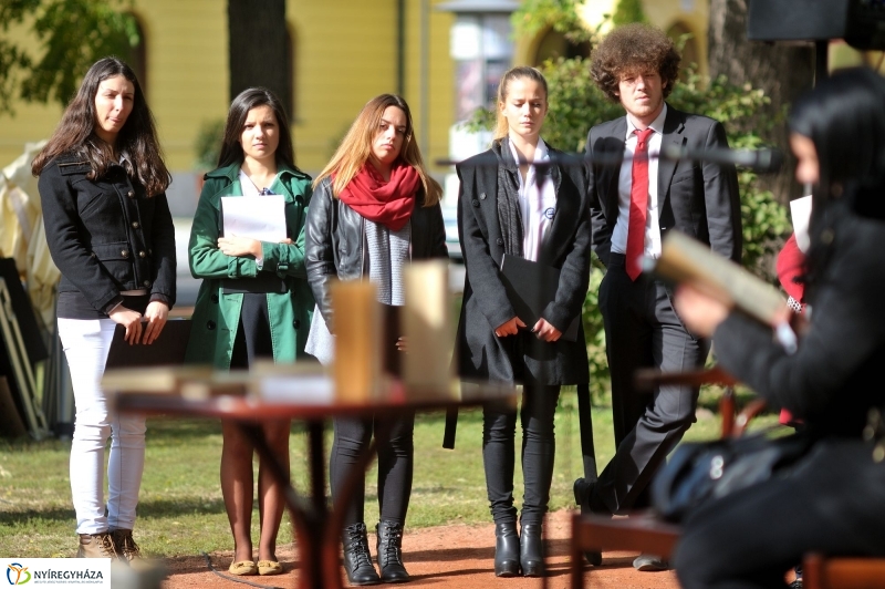 Emlékezés Krúdy Gyula szobránál - fotó Szarka Lajos