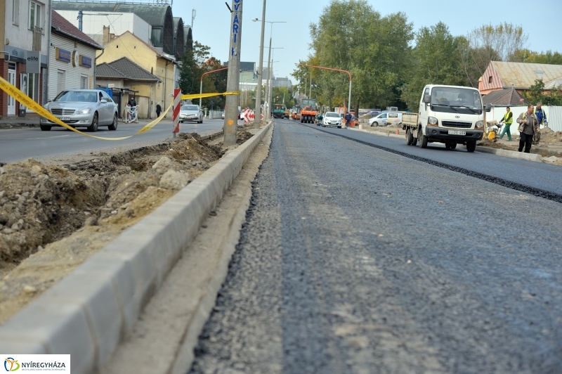 Elkezdődött a beruházás a Szegfű utcán XI - fotó Szarka Lajos