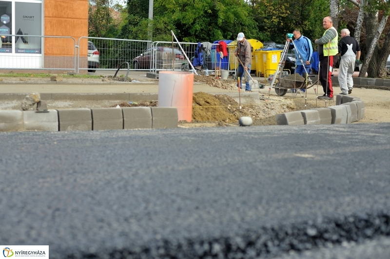 Elkezdődött a beruházás a Szegfű utcán XI - fotó Szarka Lajos
