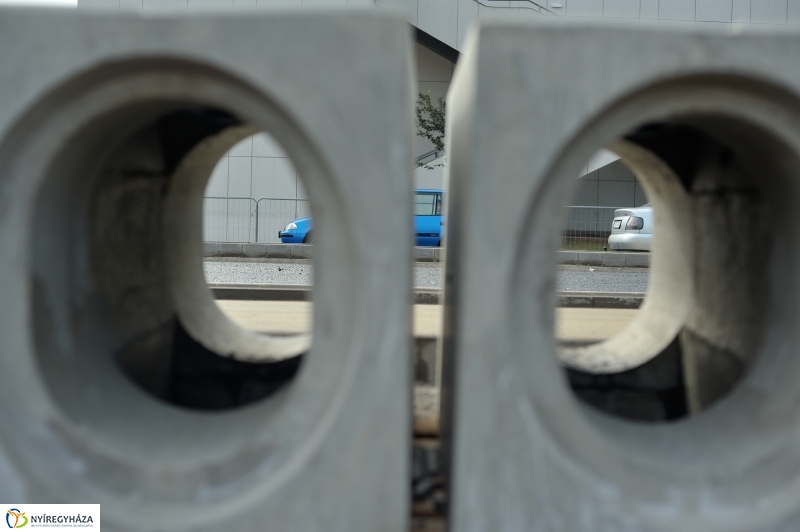 Elkezdődött a beruházás a Szegfű utcán XI - fotó Szarka Lajos