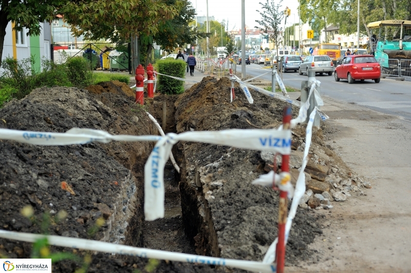 Elkezdődött a beruházás a Szegfű utcán XI - fotó Szarka Lajos