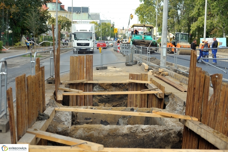 Elkezdődött a beruházás a Szegfű utcán XI - fotó Szarka Lajos