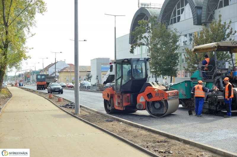 Elkezdődött a beruházás a Szegfű utcán XI - fotó Szarka Lajos