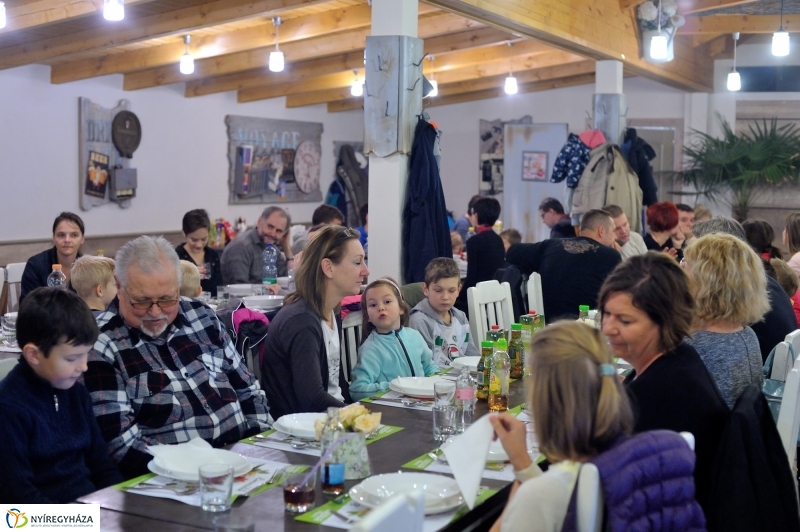 Szezonnyitó összejövetel a tőrvívóknál - fotó Szarka Lajos