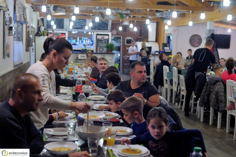 Szezonnyitó összejövetel a tőrvívóknál - fotó Szarka Lajos