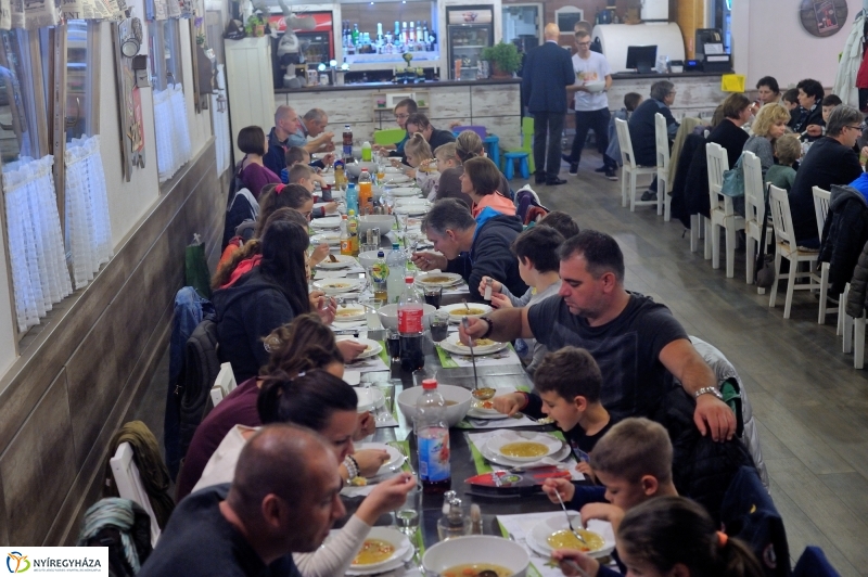 Szezonnyitó összejövetel a tőrvívóknál - fotó Szarka Lajos