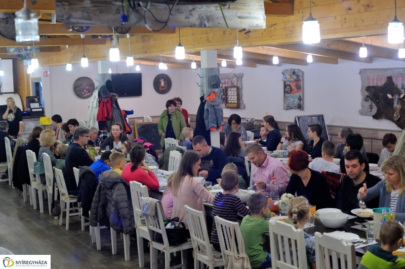 Szezonnyitó összejövetel a tőrvívóknál - fotó Szarka Lajos