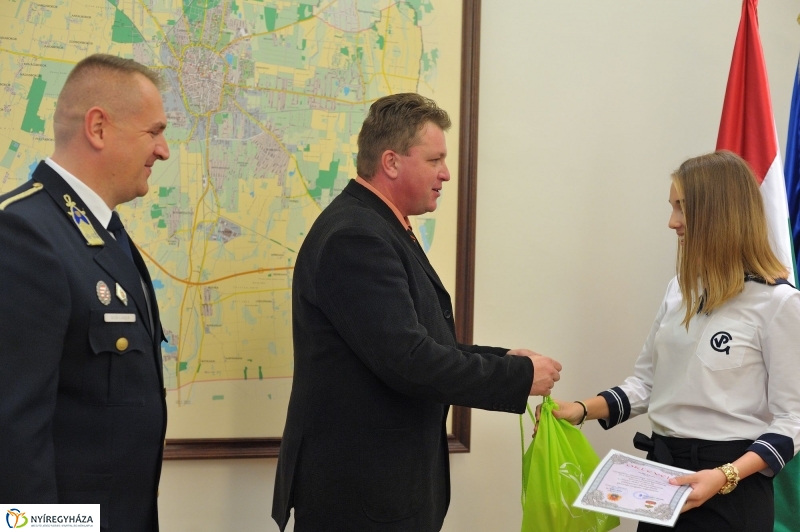 Elismerés a nyári munkáért - fotó Szarka Lajos