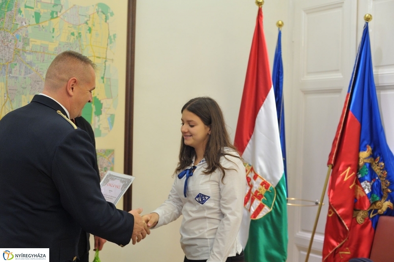 Elismerés a nyári munkáért - fotó Szarka Lajos