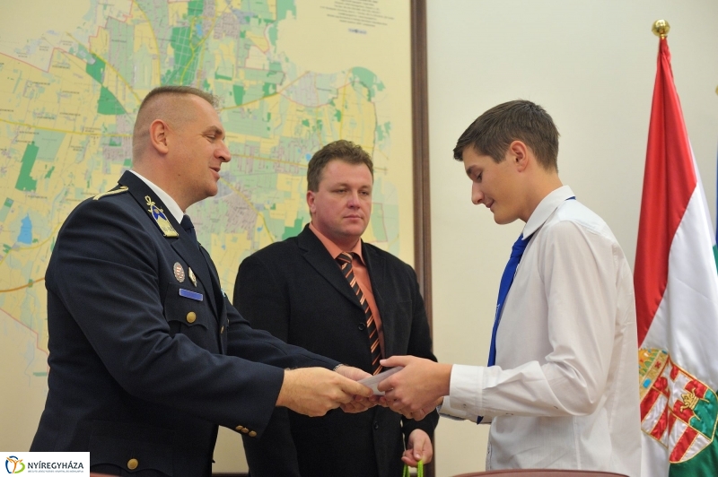 Elismerés a nyári munkáért - fotó Szarka Lajos