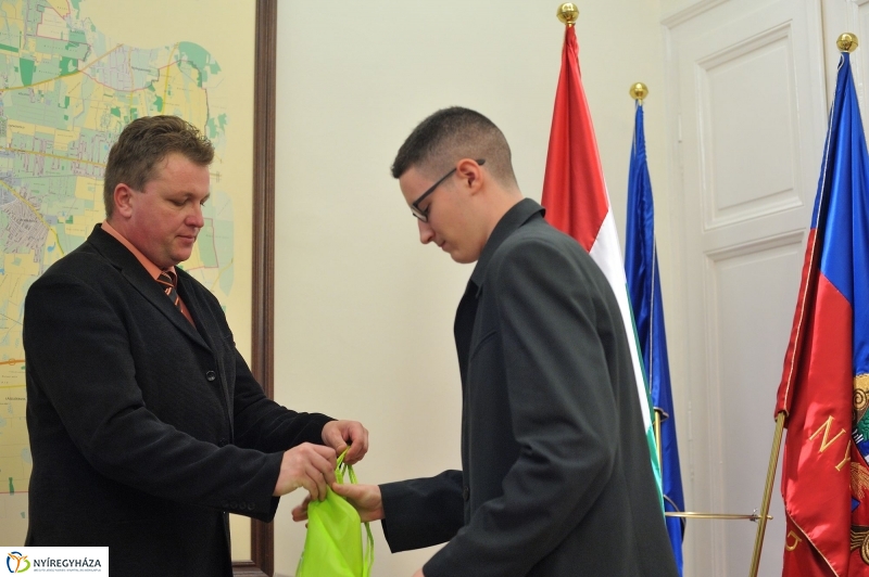 Elismerés a nyári munkáért - fotó Szarka Lajos